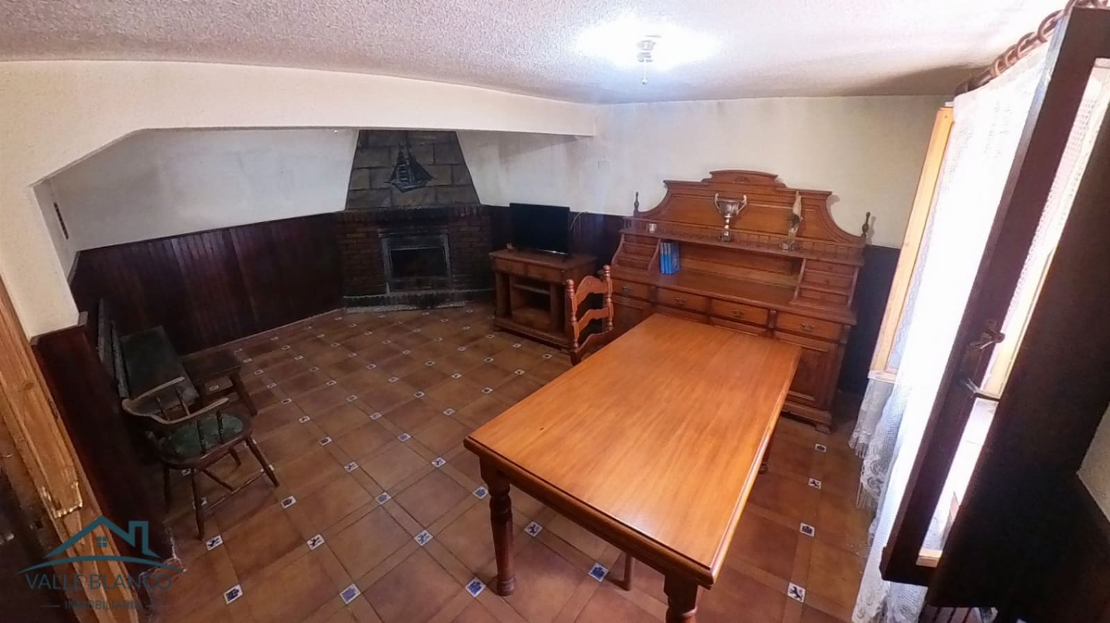 6 bedroom Townhouse for sale in Valle de Valdebezana with garage - € 97,000 (Ref: 10118211)