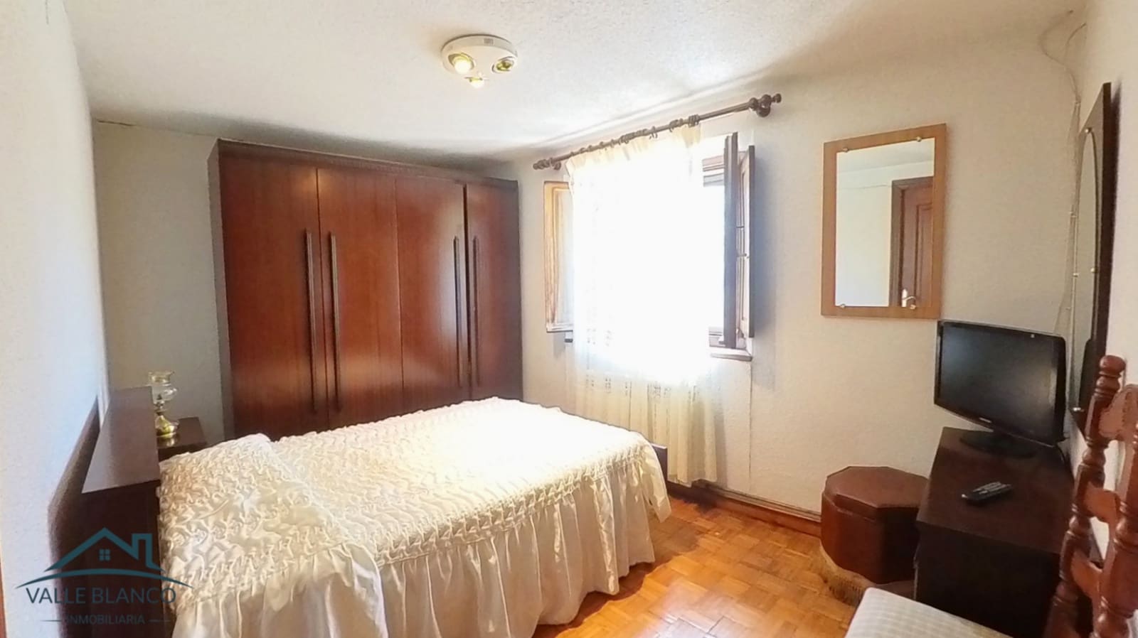 6 bedroom Townhouse for sale in Valle de Valdebezana with garage - € 97,000 (Ref: 10118211)