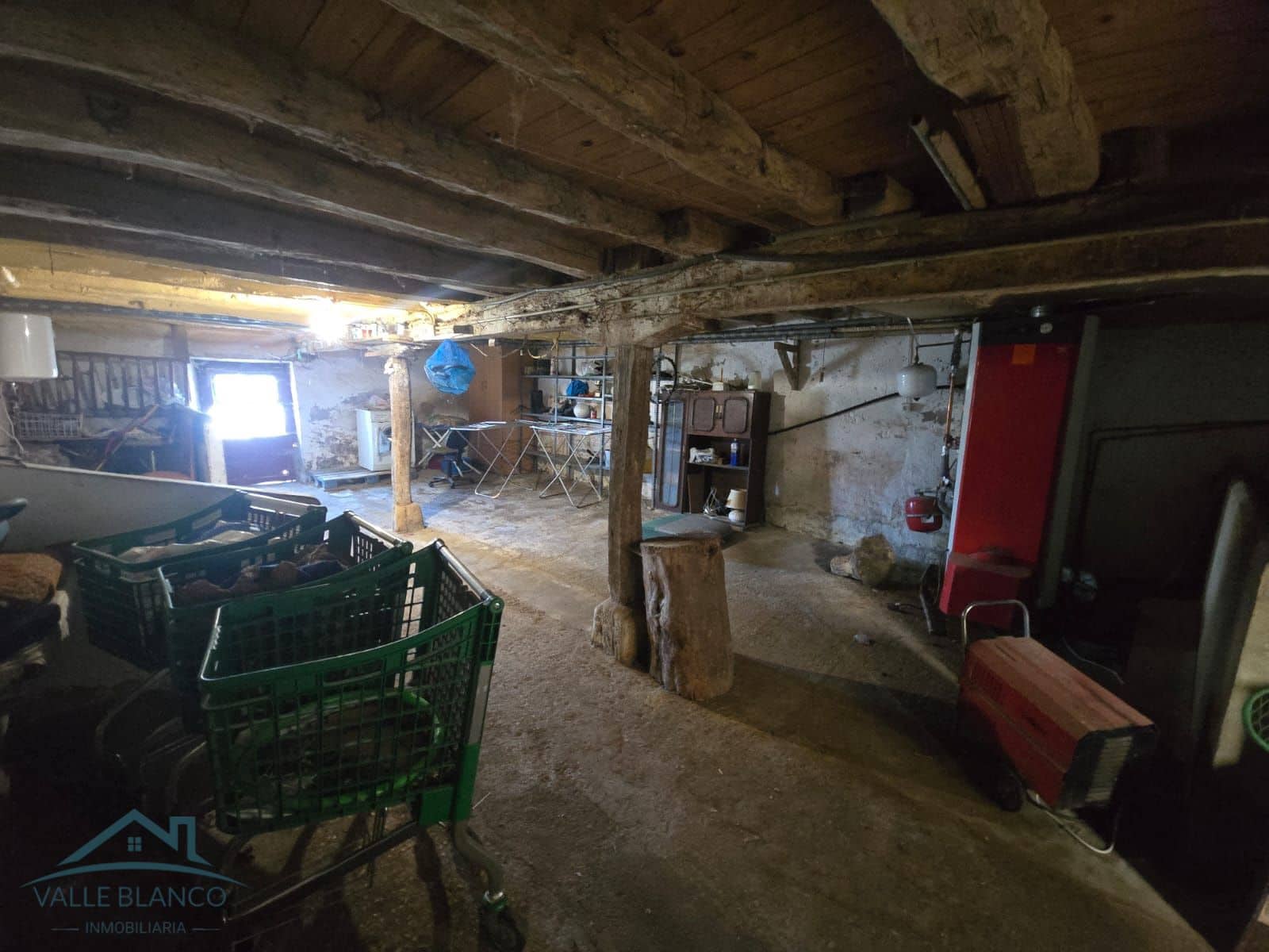 6 bedroom Townhouse for sale in Valle de Valdebezana with garage - € 97,000 (Ref: 10118211)