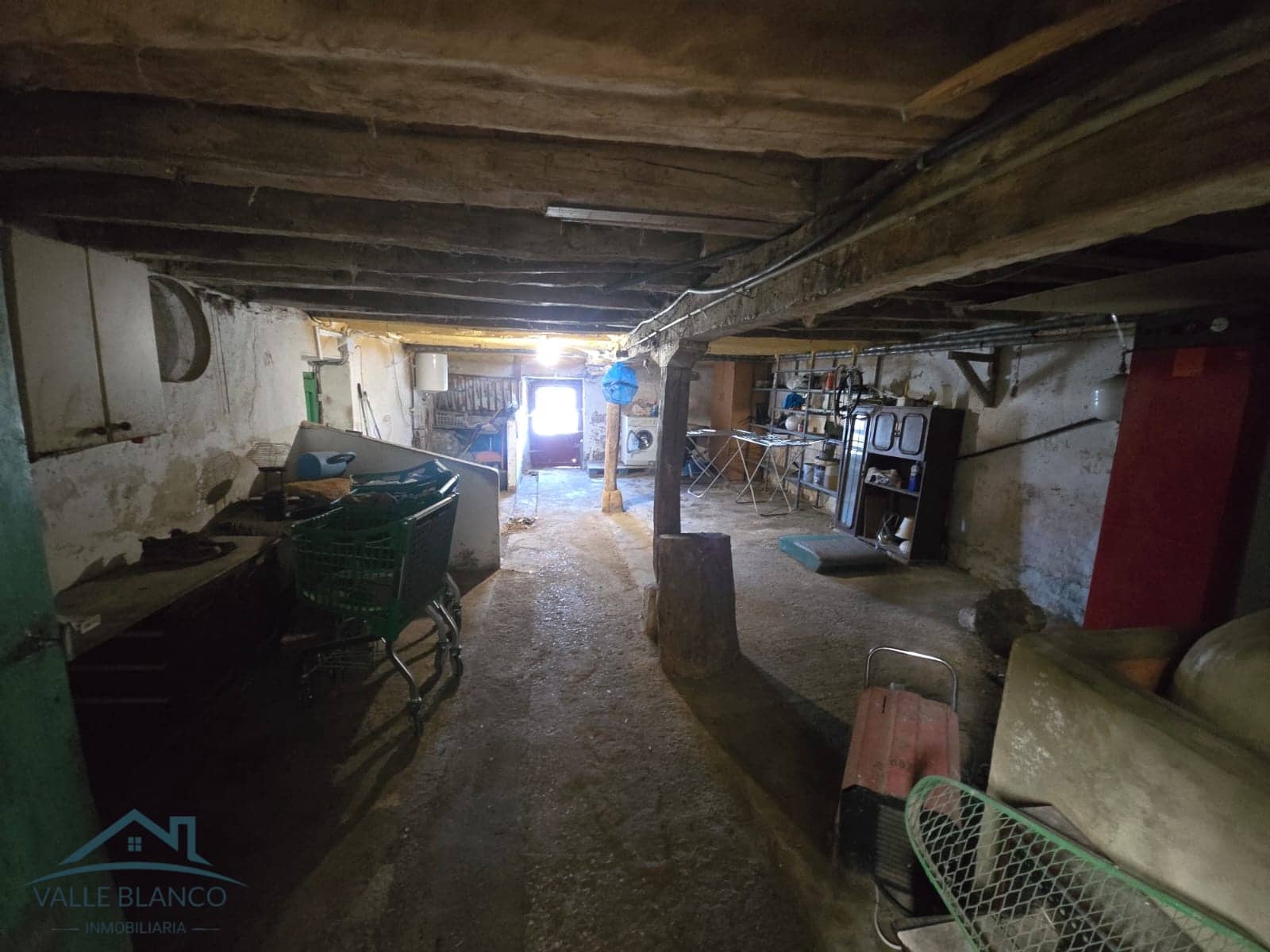 6 bedroom Townhouse for sale in Valle de Valdebezana with garage - € 97,000 (Ref: 10118211)