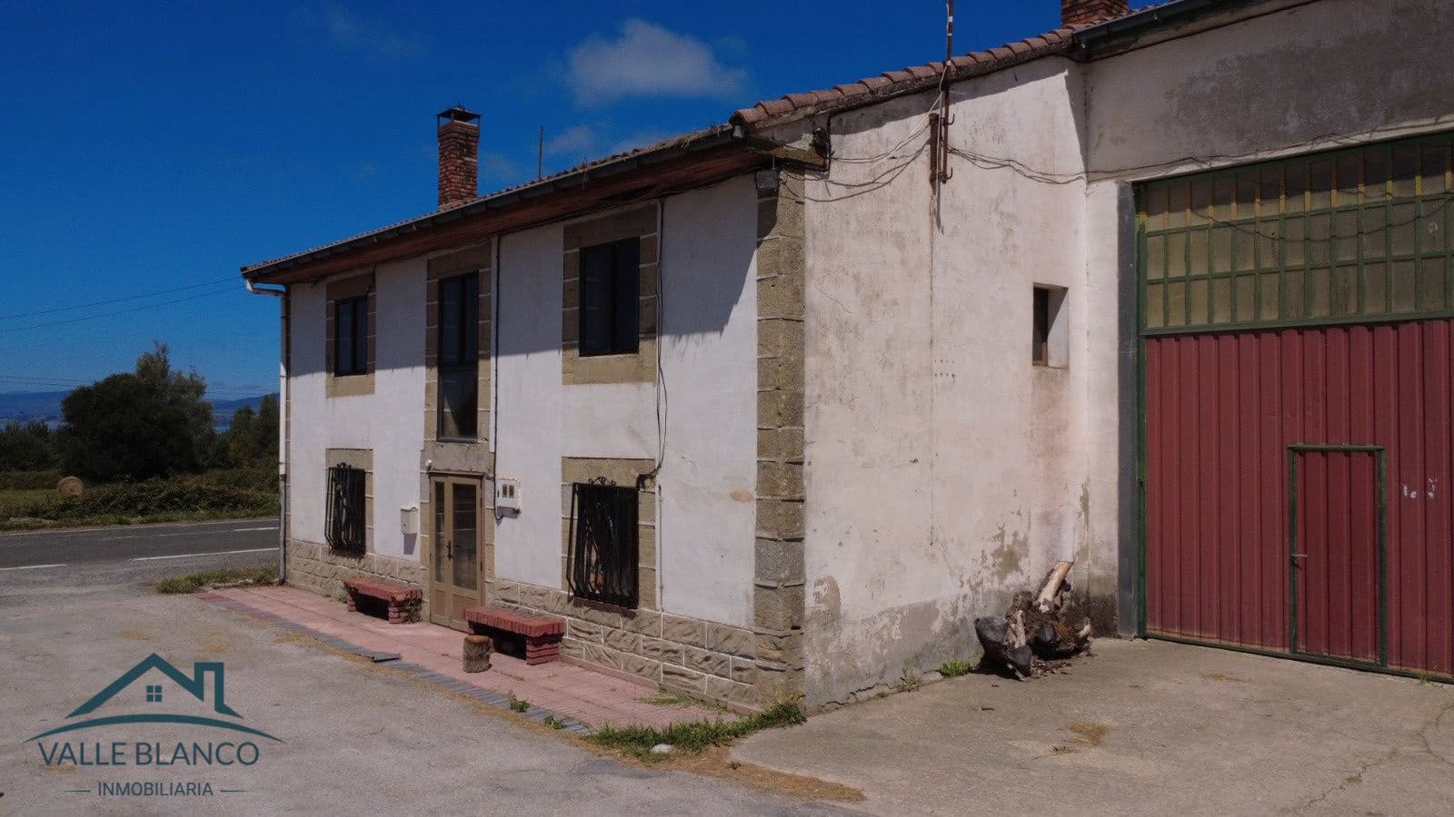 6 bedroom Townhouse for sale in Valle de Valdebezana with garage - € 97,000 (Ref: 10118211)
