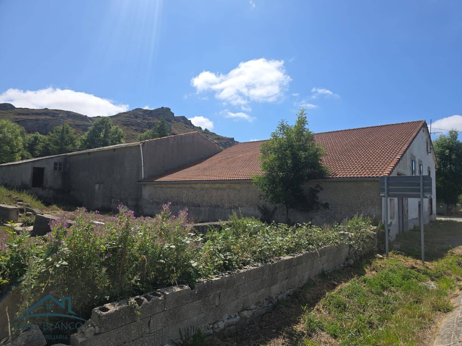 6 bedroom Townhouse for sale in Valle de Valdebezana with garage - € 97,000 (Ref: 10118211)