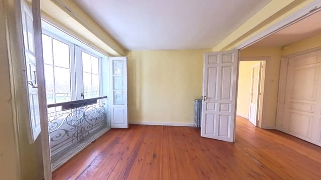 8 bedroom Townhouse for sale in Hermandad de Campoo de Suso - € 98,000 (Ref: 8237252)