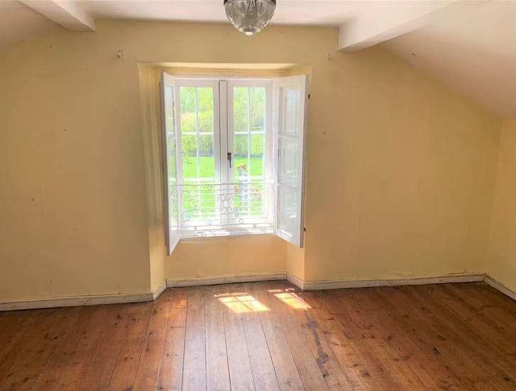 8 soveværelse Byhus til salg i Hermandad de Campoo de Suso - € 98.000 (Ref: 8237252)