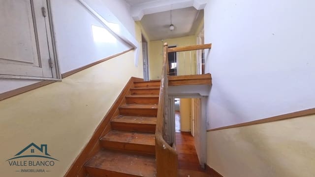 8 bedroom Townhouse for sale in Hermandad de Campoo de Suso - € 98,000 (Ref: 8237252)