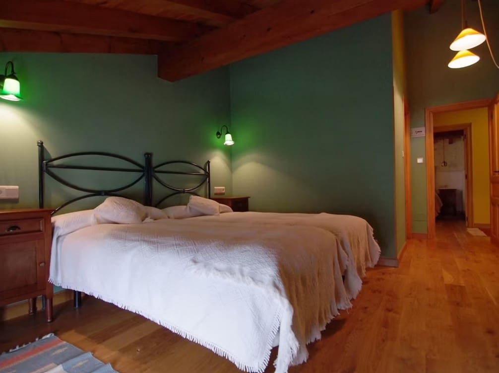 10 soverom Hotell til salgs i Las Rozas de Valdearrollo med garasje - € 590 000 (Ref: 8260051)