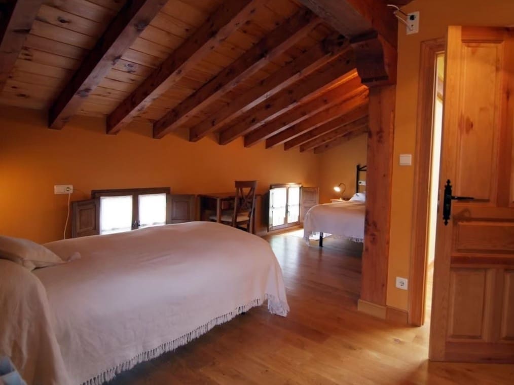 10 soverom Hotell til salgs i Las Rozas de Valdearrollo med garasje - € 590 000 (Ref: 8260051)