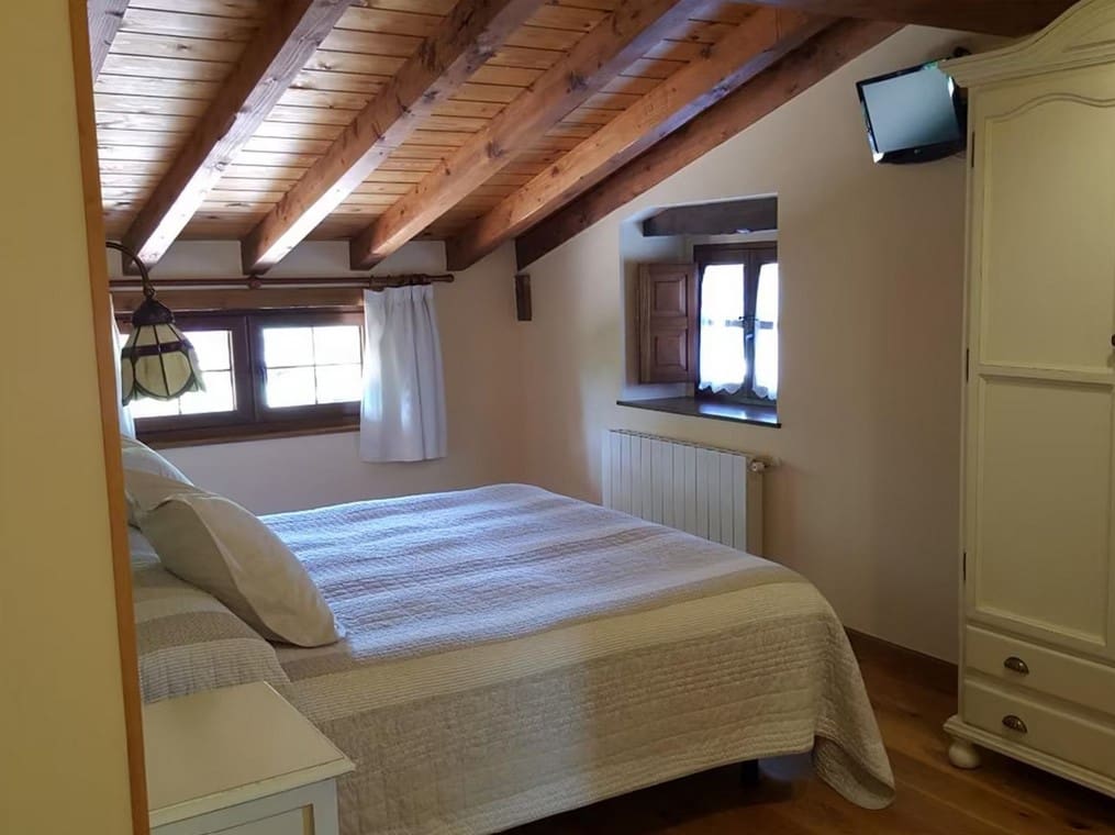 10 soverom Hotell til salgs i Las Rozas de Valdearrollo med garasje - € 590 000 (Ref: 8260051)