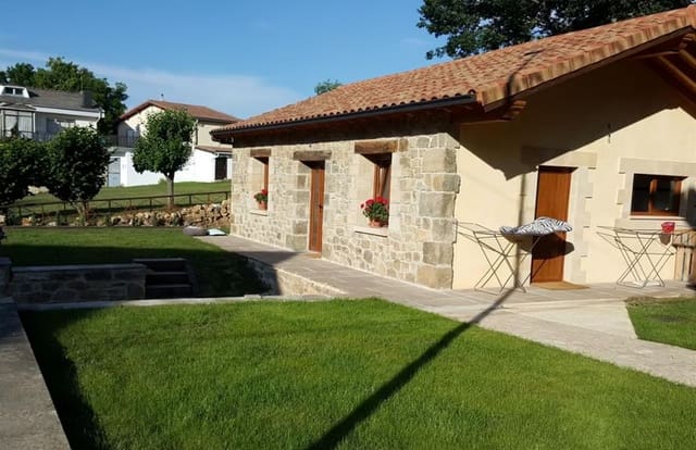 10 bedroom Hotel for sale in Las Rozas de Valdearrollo with garage - € 590,000 (Ref: 8260051)