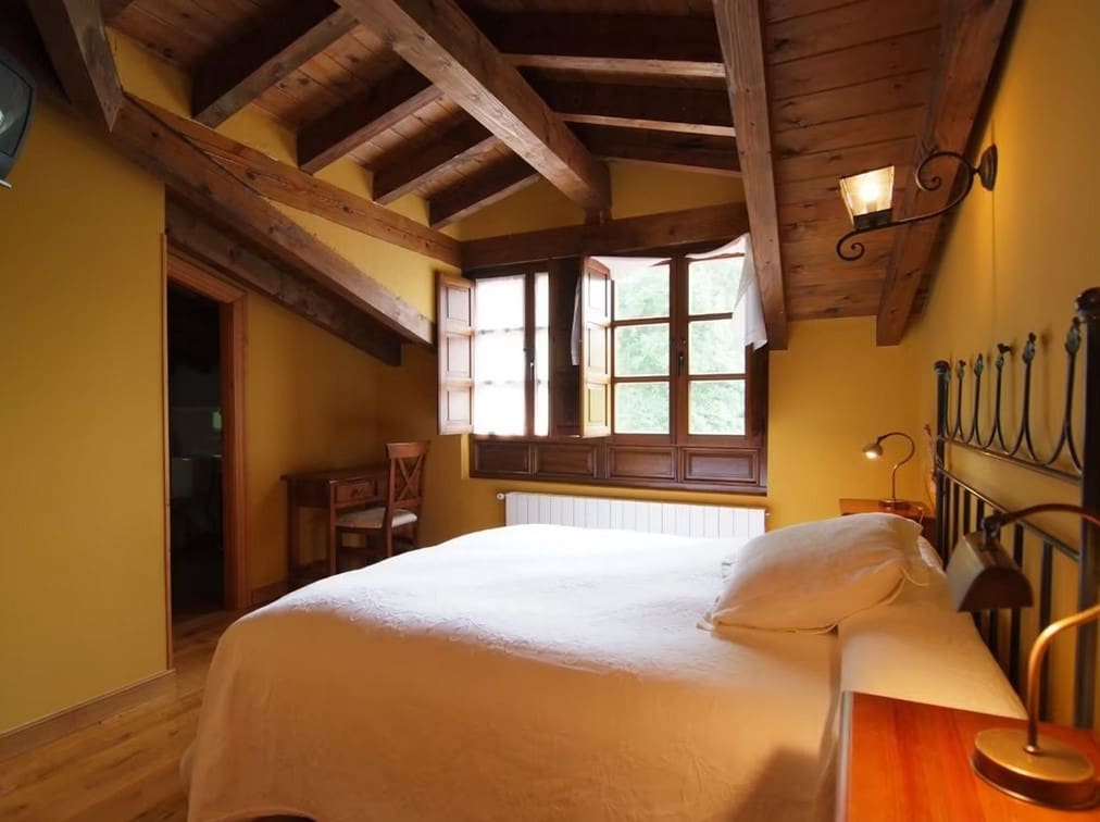 10 soverom Hotell til salgs i Las Rozas de Valdearrollo med garasje - € 590 000 (Ref: 8260051)