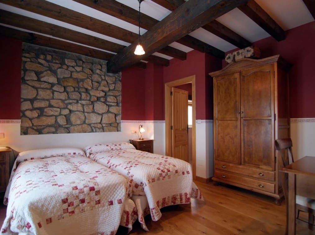 10 soverom Hotell til salgs i Las Rozas de Valdearrollo med garasje - € 590 000 (Ref: 8260051)