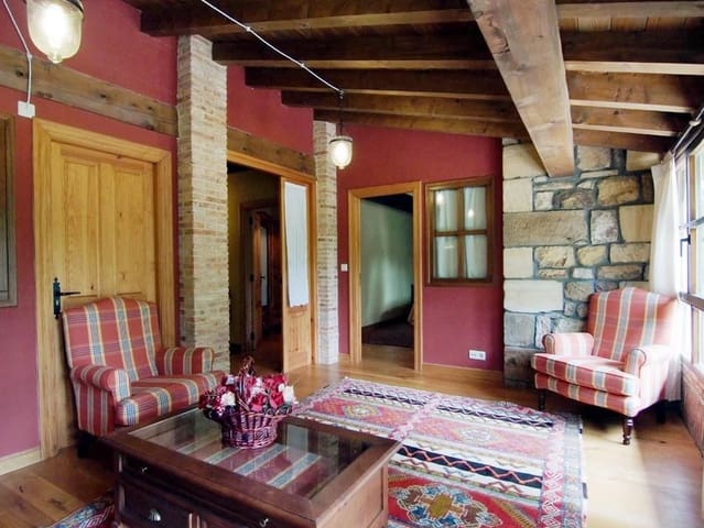 10 bedroom Hotel for sale in Las Rozas de Valdearrollo with garage - € 590,000 (Ref: 8260051)