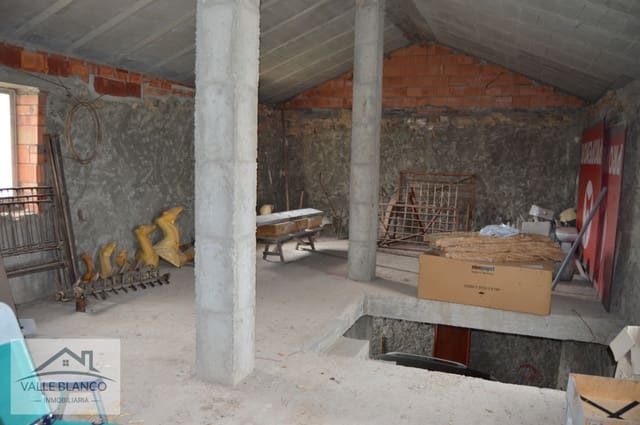 Finca/Casa Rural de 6 habitaciones en Campoo de Enmedio en venta - 145.000 € (Ref: 8260555)