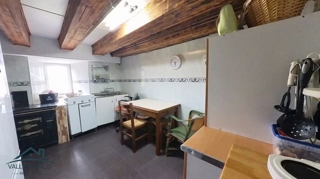 4 bedroom Townhouse for sale in Valderredible - € 95,000 (Ref: 8343773)