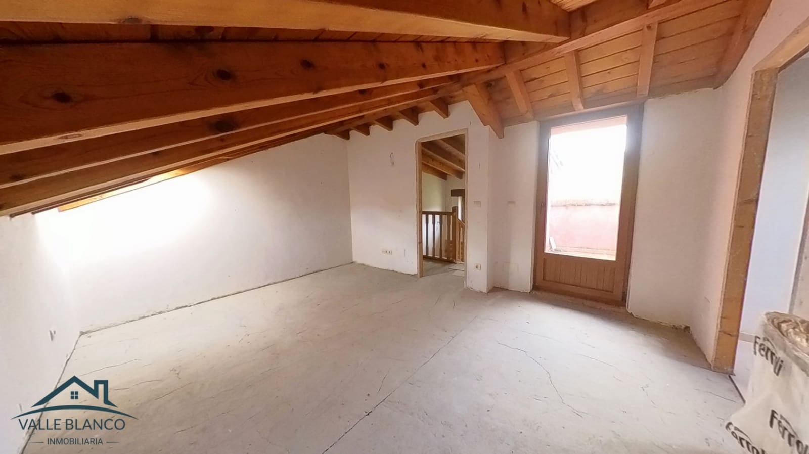 5 soveværelse Villa til salg i Valderredible - € 298.000 (Ref: 8617018)