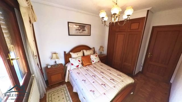 4 soveværelse Villa til salg i Campoo de Enmedio - € 320.000 (Ref: 8647255)