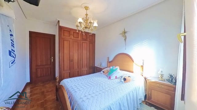 4 soveværelse Villa til salg i Campoo de Enmedio - € 320.000 (Ref: 8647255)