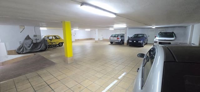 Garage à louer à Reinosa - 100 € (Ref: 8837772)