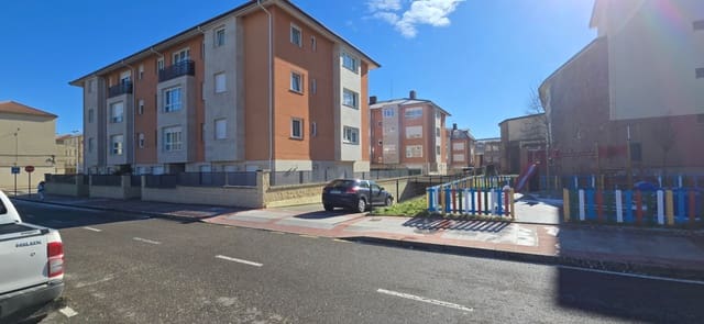 Garage à louer à Reinosa - 100 € (Ref: 8837773)