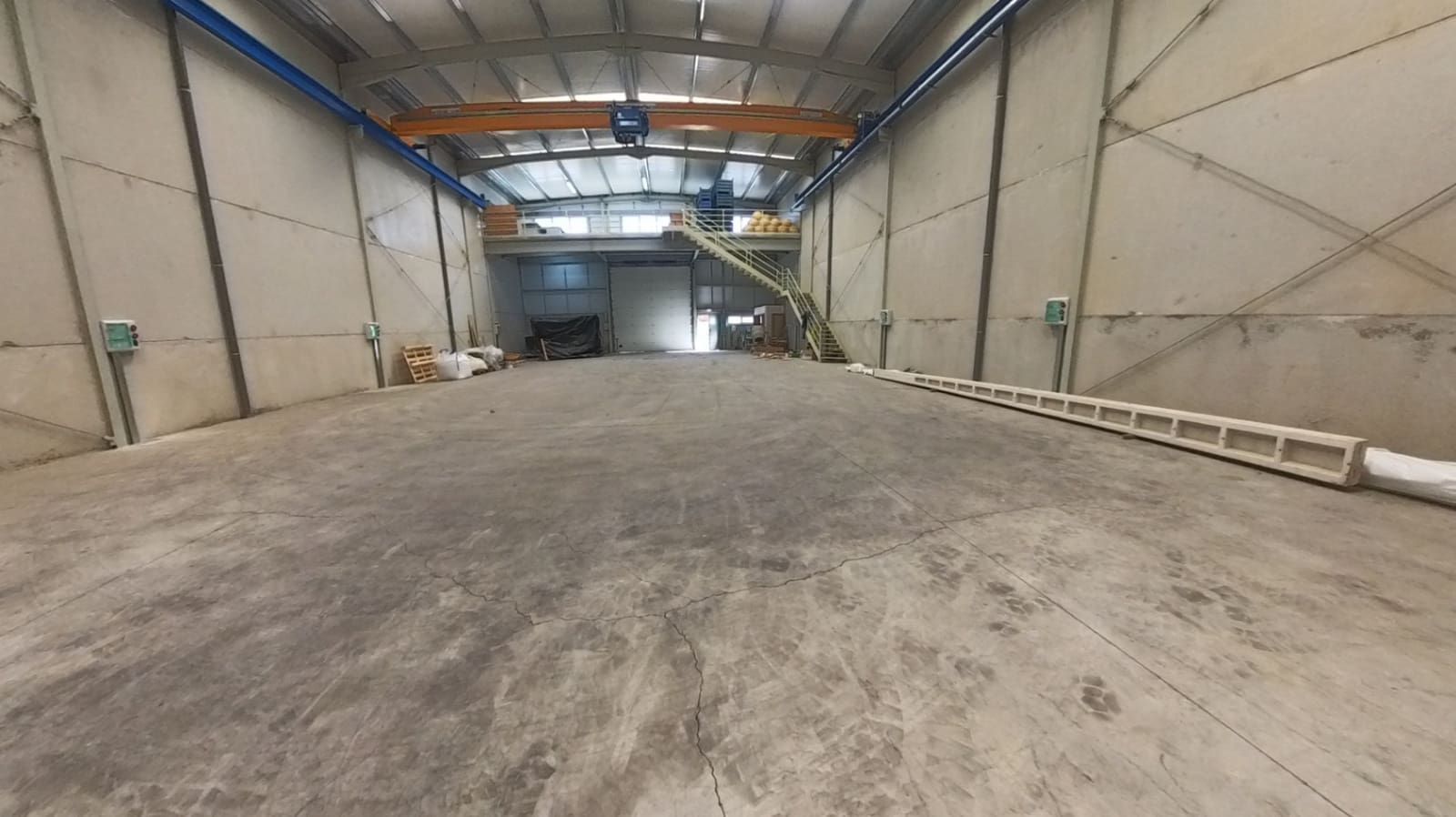 Local Commercial à louer à Reinosa - 1 400 € (Ref: 8837774)