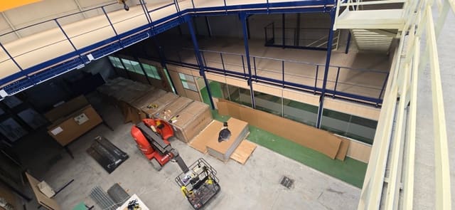 Commercial for rent in Reinosa - € 2,000 (Ref: 8837775)