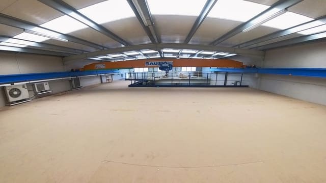 Commercial for rent in Reinosa - € 2,000 (Ref: 8837775)