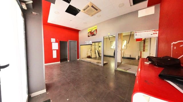 Commercial for rent in Reinosa - € 700 (Ref: 8837777)