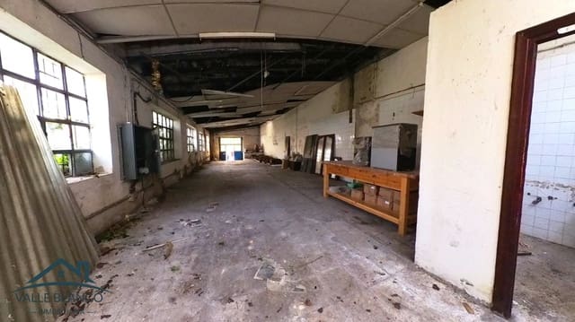 Commercial for sale in Reinosa - € 90,000 (Ref: 8867947)