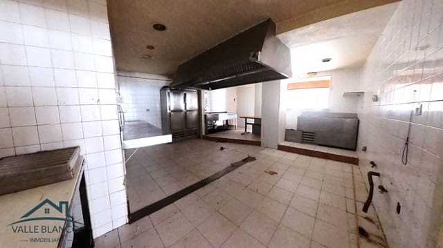 Commercial for sale in Reinosa - € 330,000 (Ref: 8867949)