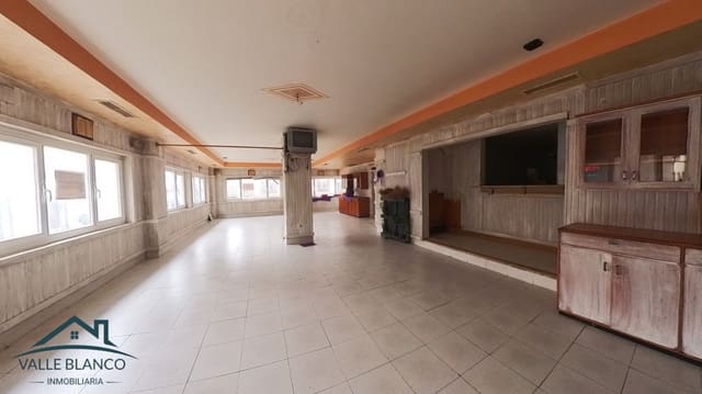 Commercial for sale in Reinosa - € 330,000 (Ref: 8867949)