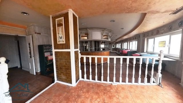 Commercial for sale in Reinosa - € 330,000 (Ref: 8867949)