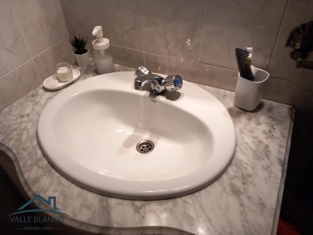 2 sovrum Hus till salu i Luena - 70 000 € (Ref: 8884741)