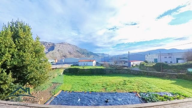 7 bedroom Finca/Country House for sale in Los Corrales de Buelna - € 220,000 (Ref: 8884742)