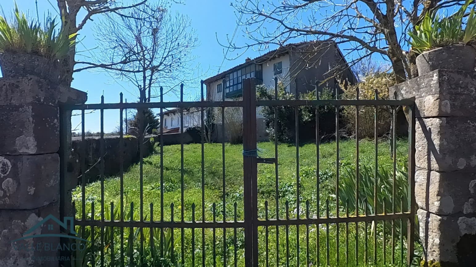 4 bedroom Finca/Country House for sale in Campoo de Yuso - € 69,000 (Ref: 8931783)