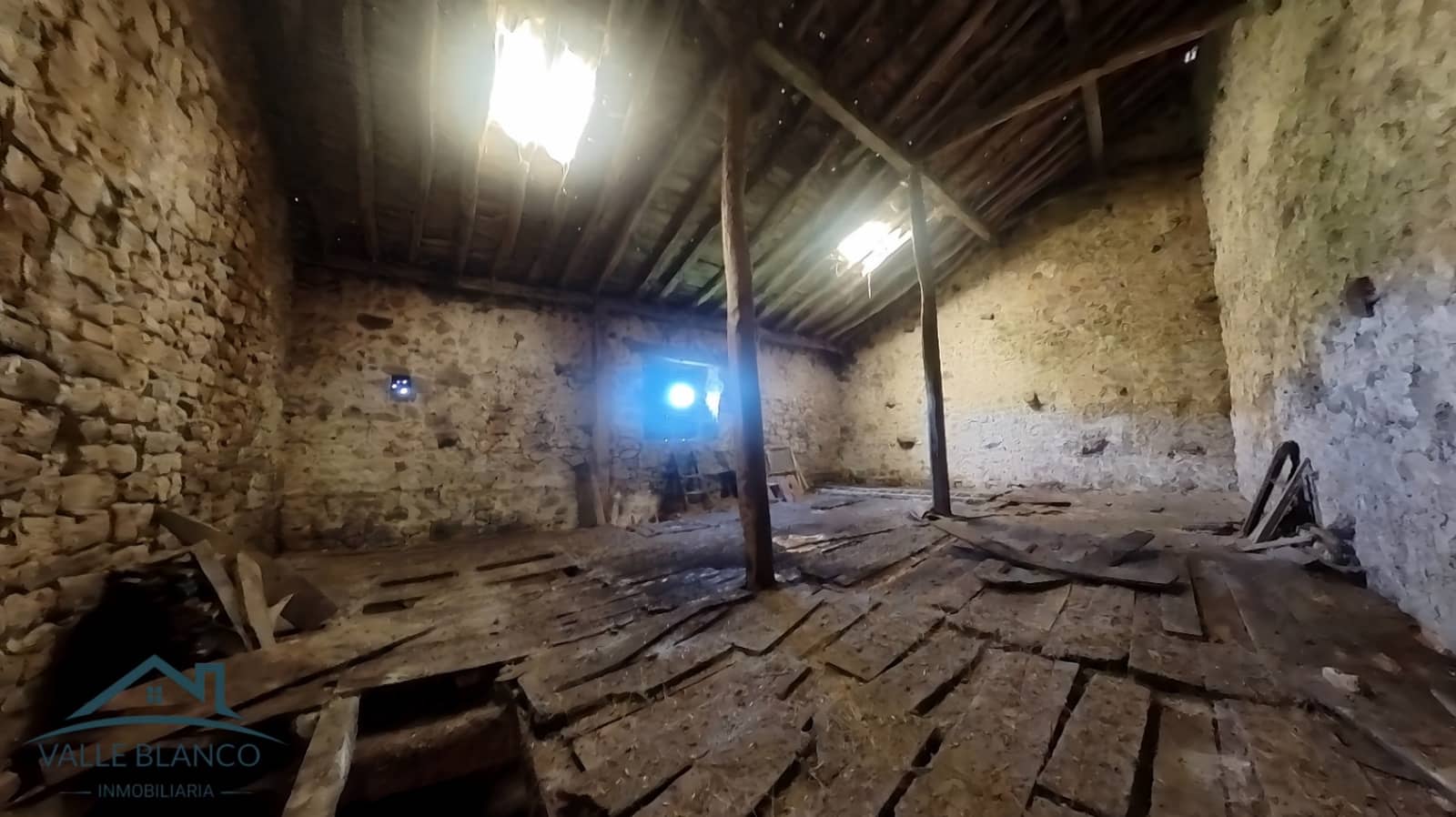 4 bedroom Finca/Country House for sale in Campoo de Yuso - € 69,000 (Ref: 8931783)