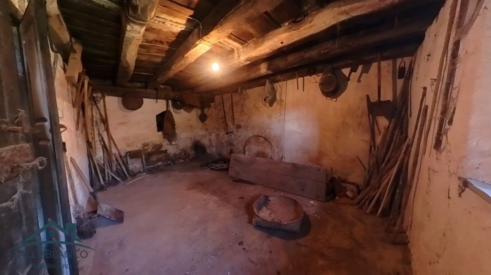 4 bedroom Finca/Country House for sale in Campoo de Yuso - € 69,000 (Ref: 8931783)