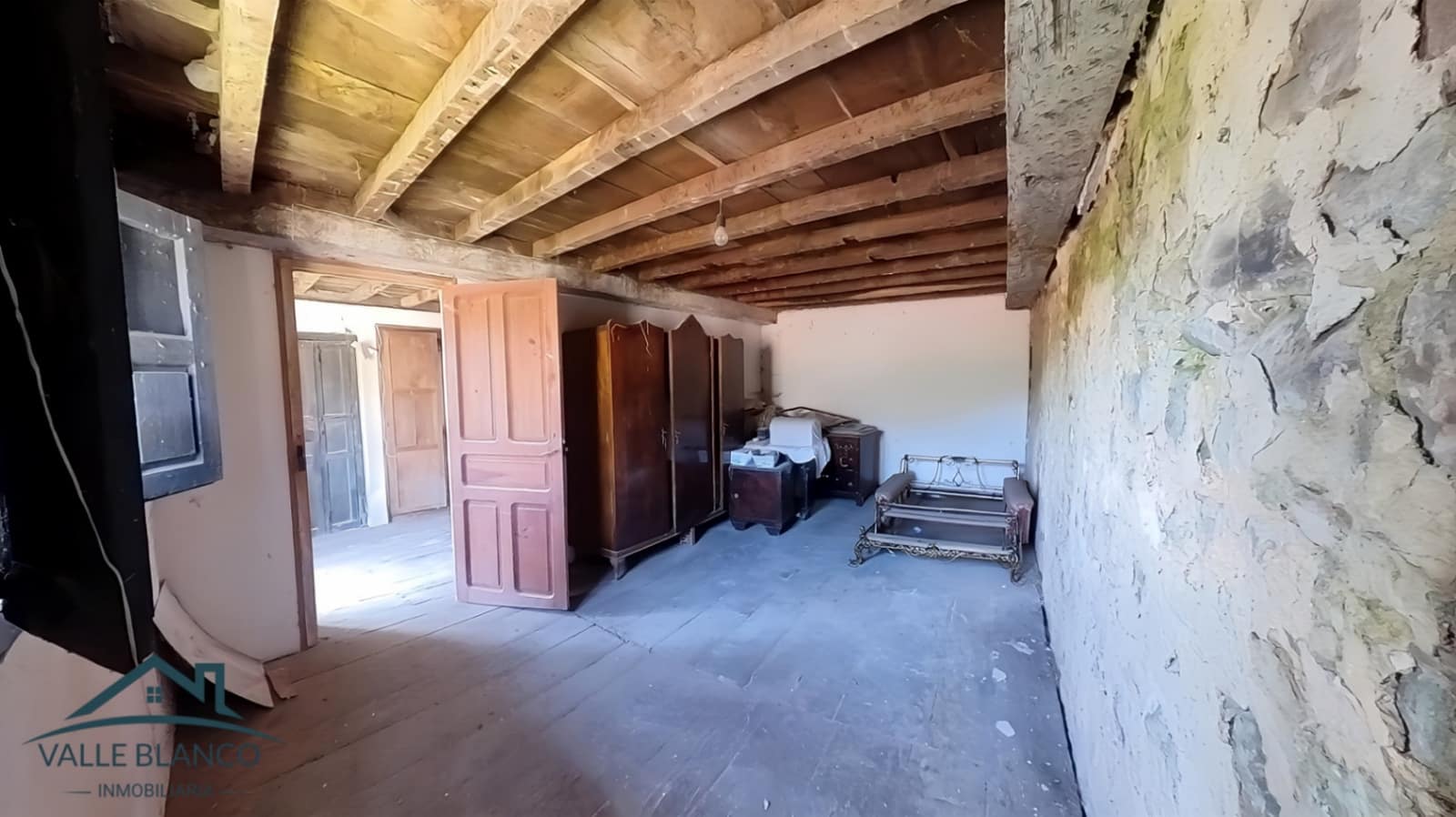 4 bedroom Finca/Country House for sale in Campoo de Yuso - € 69,000 (Ref: 8931783)