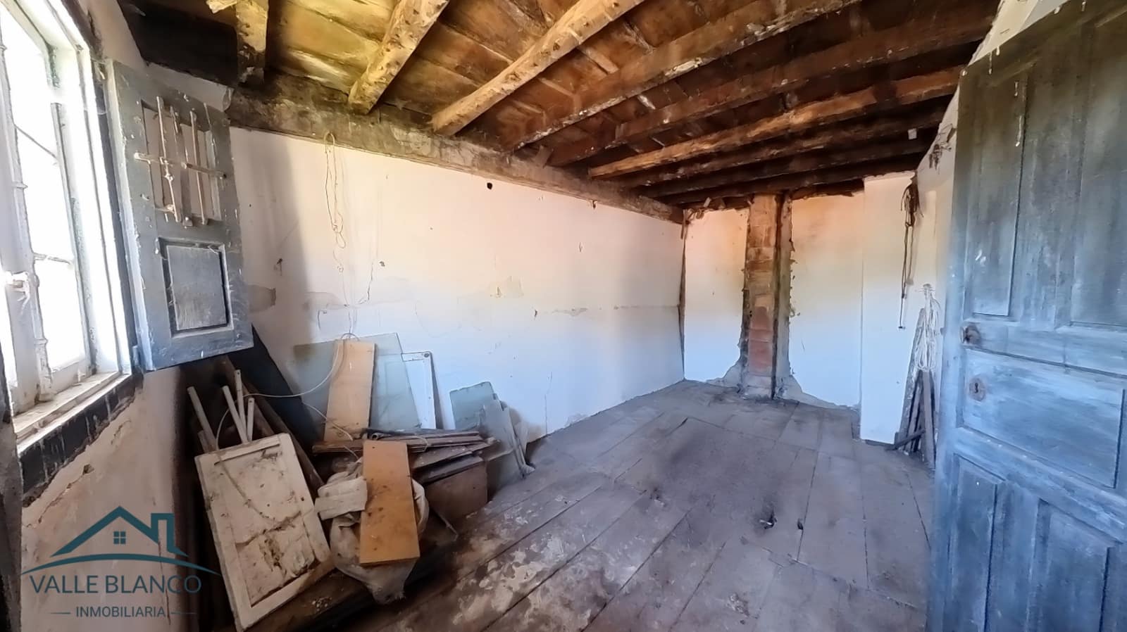 4 bedroom Finca/Country House for sale in Campoo de Yuso - € 69,000 (Ref: 8931783)