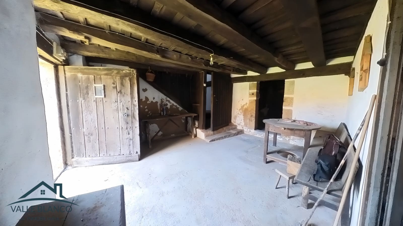 4 bedroom Finca/Country House for sale in Campoo de Yuso - € 69,000 (Ref: 8931783)