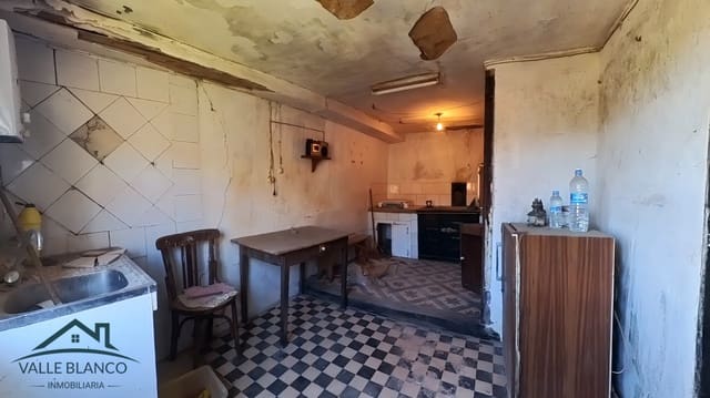 4 bedroom Finca/Country House for sale in Campoo de Yuso - € 69,000 (Ref: 8931783)