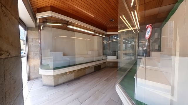 Commercial for sale in Reinosa - € 195,000 (Ref: 8940808)