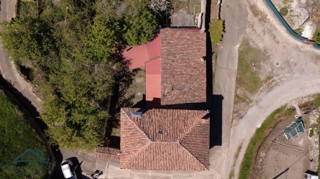 5 soveværelse Finca/Landehus til salg i Aguilar de Campoo - € 125.000 (Ref: 8980057)