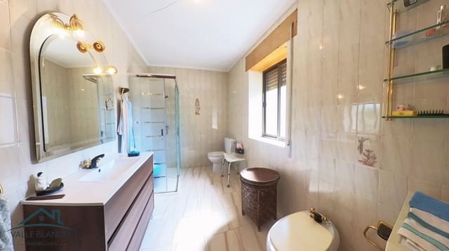 4 bedroom Finca/Country House for sale in Aguilar de Campoo - € 165,000 (Ref: 9115649)