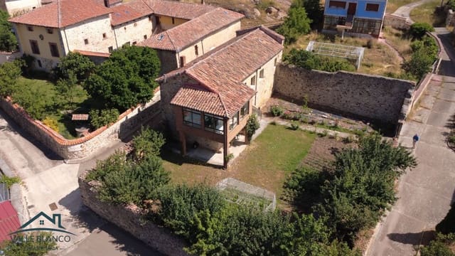 4 bedroom Finca/Country House for sale in Aguilar de Campoo - € 165,000 (Ref: 9115649)