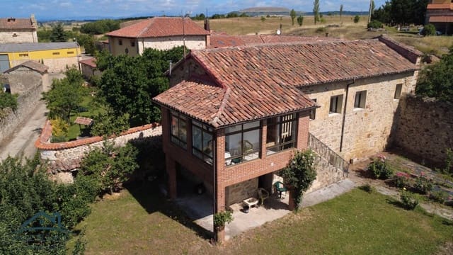 4 bedroom Finca/Country House for sale in Aguilar de Campoo - € 165,000 (Ref: 9115649)