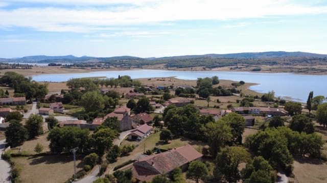 3 bedroom Townhouse for sale in Campoo de Yuso - € 20,000 (Ref: 9238744)