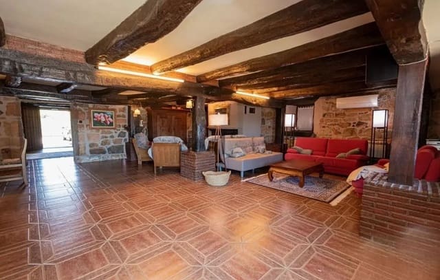 10 soveværelse Villa til salg i Las Rozas de Valdearrollo - € 469.990 (Ref: 9238745)