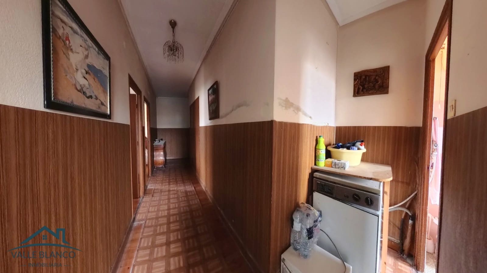 8 bedroom Business for sale in Valle de Valdebezana - € 159,000 (Ref: 9369028)