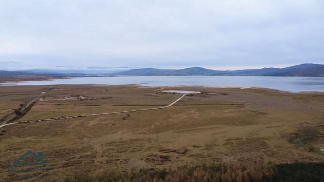 8 bedroom Business for sale in Valle de Valdebezana - € 159,000 (Ref: 9369028)