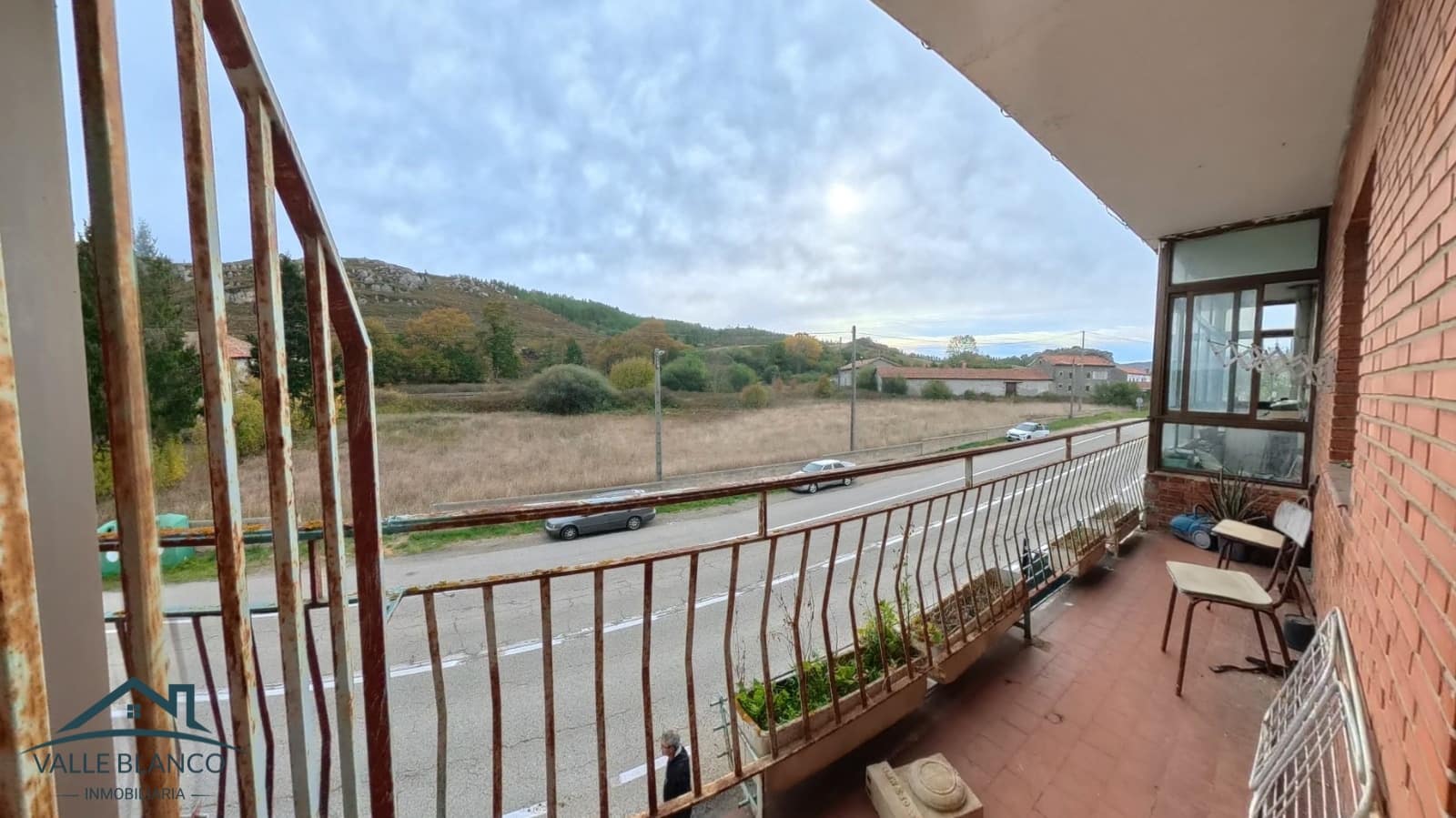 8 bedroom Business for sale in Valle de Valdebezana - € 159,000 (Ref: 9369028)